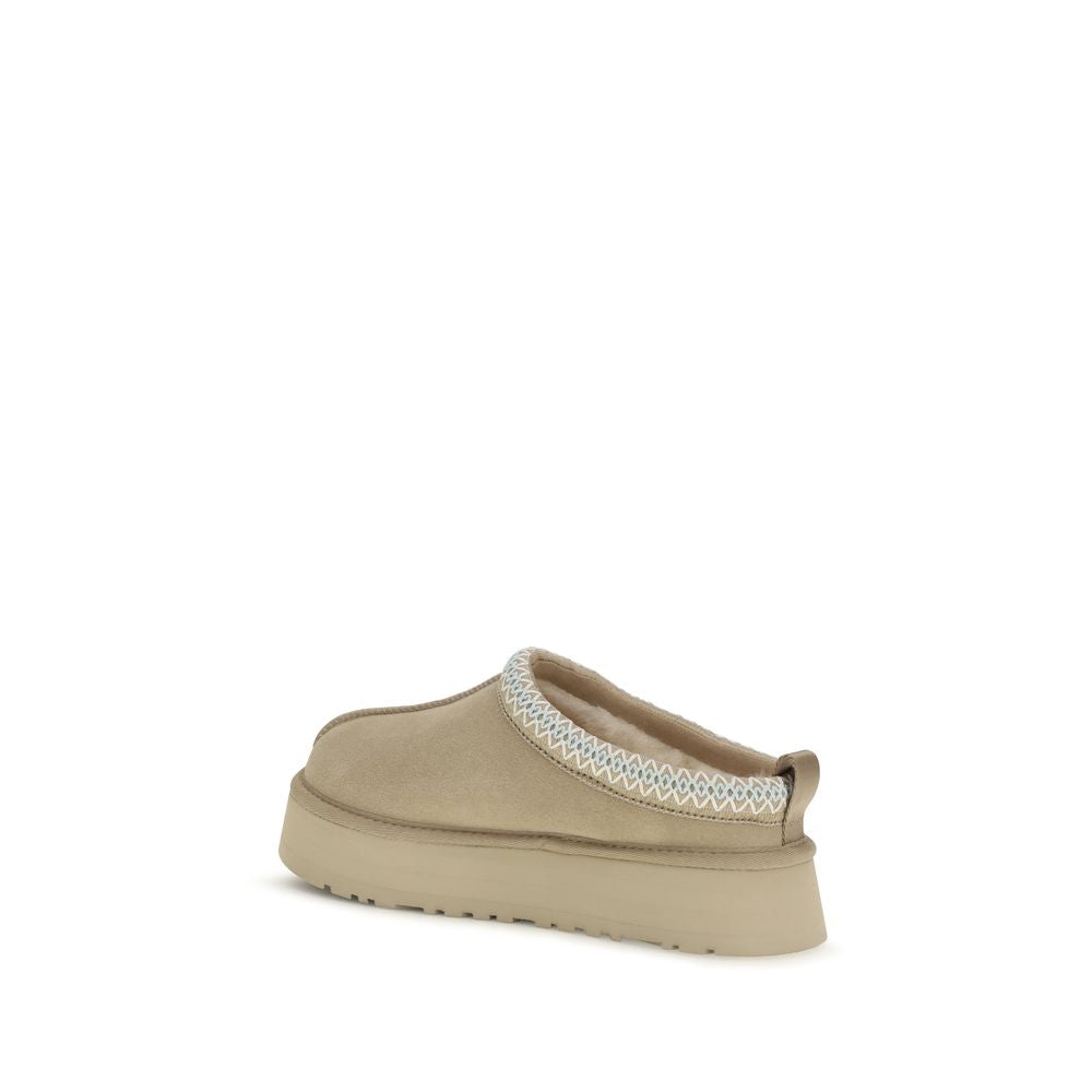 UGG Beige Calf Leather Bos Taurus Mules 1728,72470364320,Beige,EU40/US10,EU41/US11,EU42/US12,Flats - Shoes,Mules - Flats - Shoes,New with tags,Shoes,UGG,Women