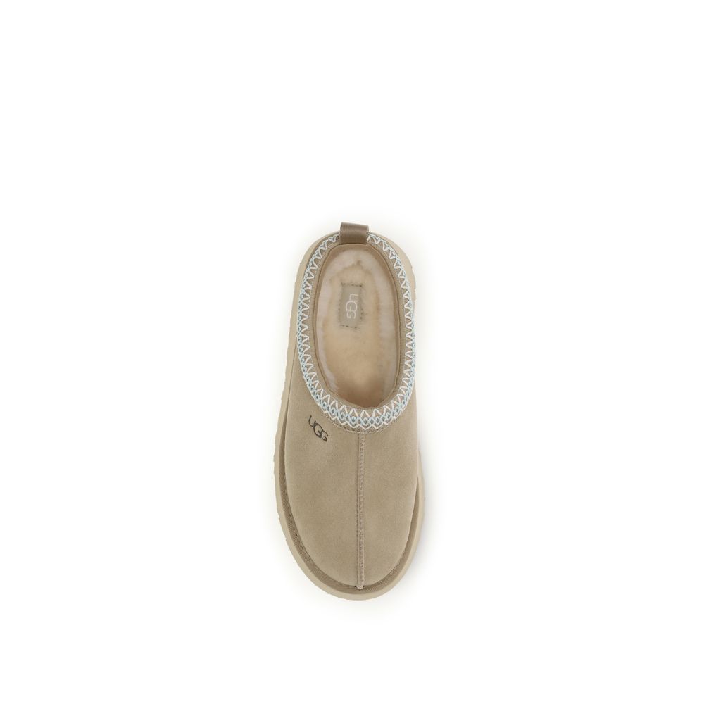 UGG Beige Calf Leather Bos Taurus Mules 1728,72470364320,Beige,EU40/US10,EU41/US11,EU42/US12,Flats - Shoes,Mules - Flats - Shoes,New with tags,Shoes,UGG,Women
