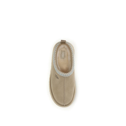 UGG Beige Calf Leather Bos Taurus Mules 1728,72470364320,Beige,EU40/US10,EU41/US11,EU42/US12,Flats - Shoes,Mules - Flats - Shoes,New with tags,Shoes,UGG,Women