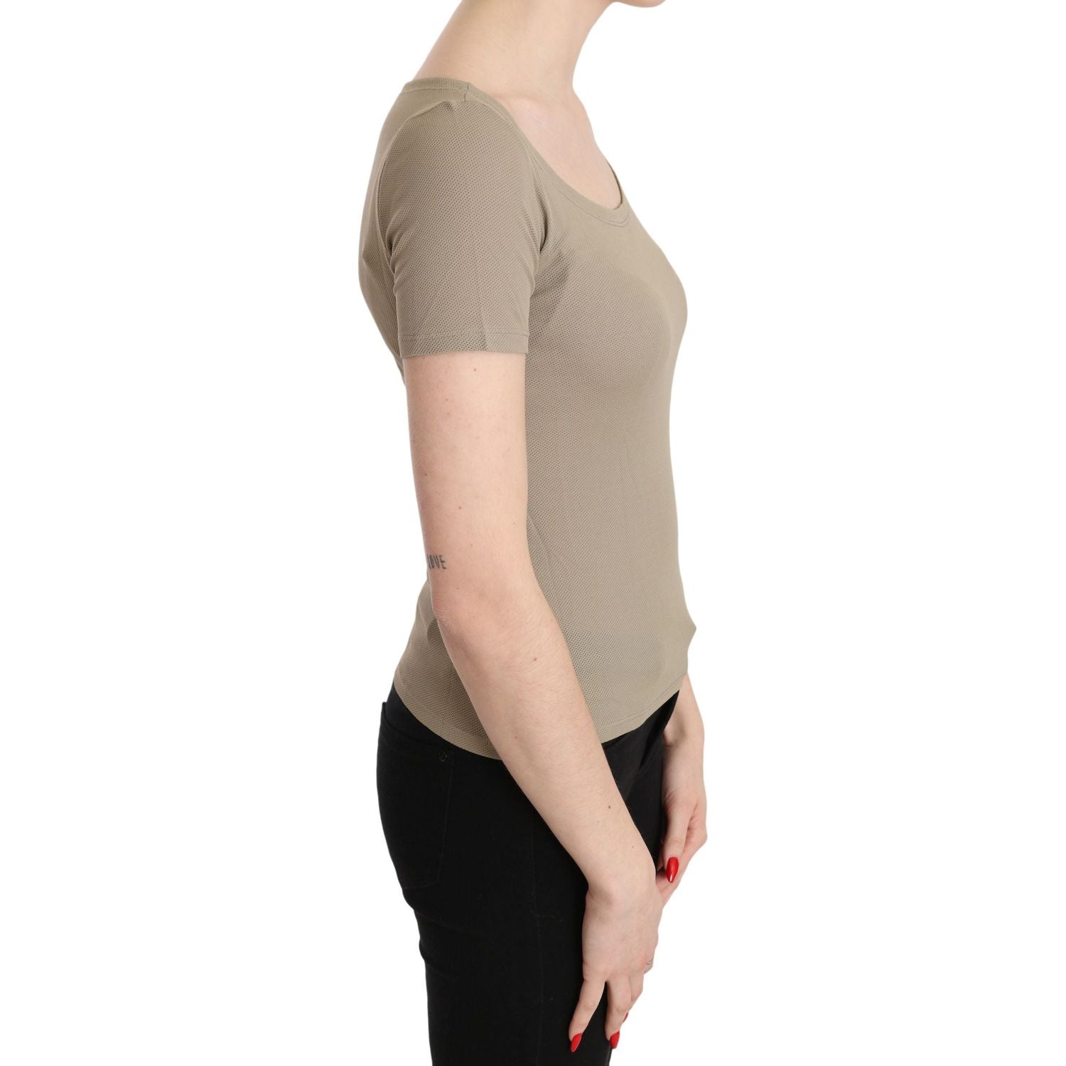 قميص GF Ferre Chic المصنوع من النايلون الرمادي مع لمسة من التصميم الأنيق