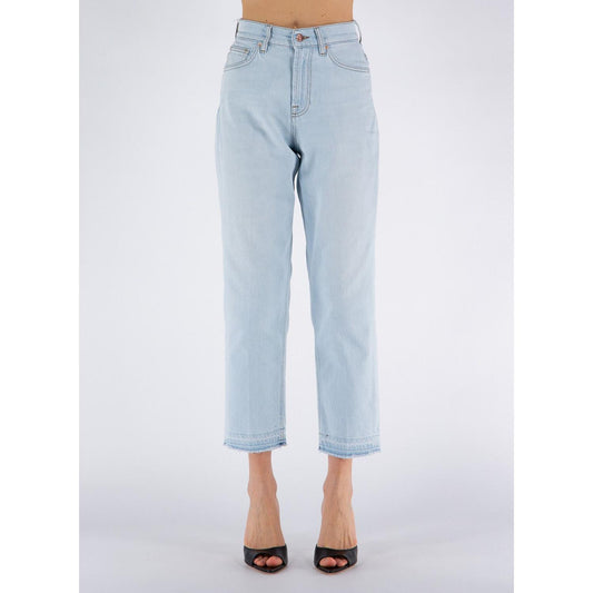 Chic High-Waist Jeans for Sophisticated Elegance