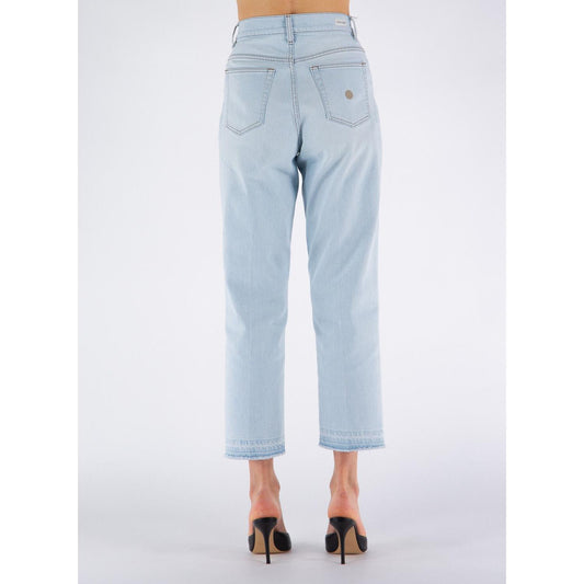 Chic High-Waist Jeans for Sophisticated Elegance