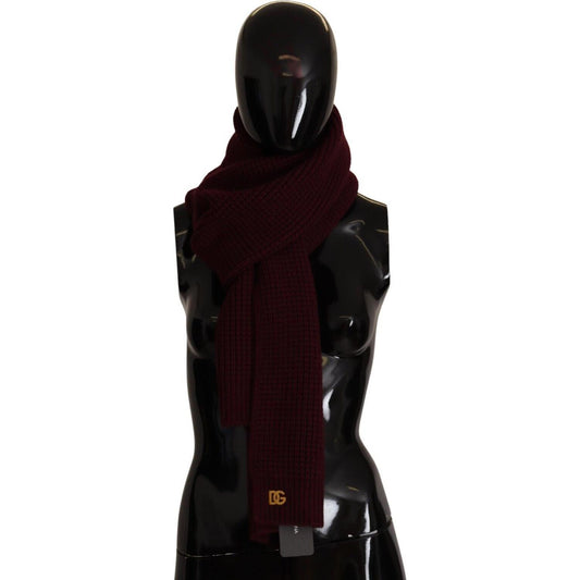 Elegant Cashmere Knit Scarf in Dark Red