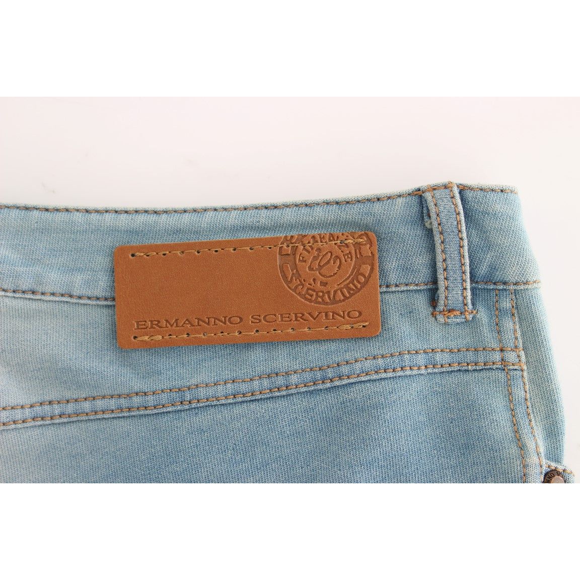 Elegant Light Blue Capri Jeans