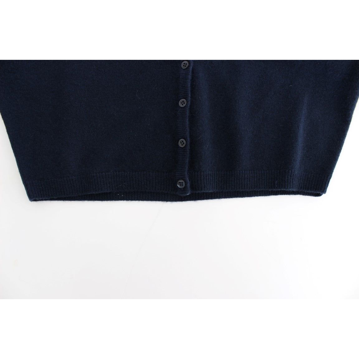 Chic Cashmere-Blend Cropped Sweater in Blue