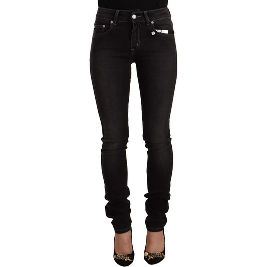 Chic Slim-Fit Black Washed Jeans