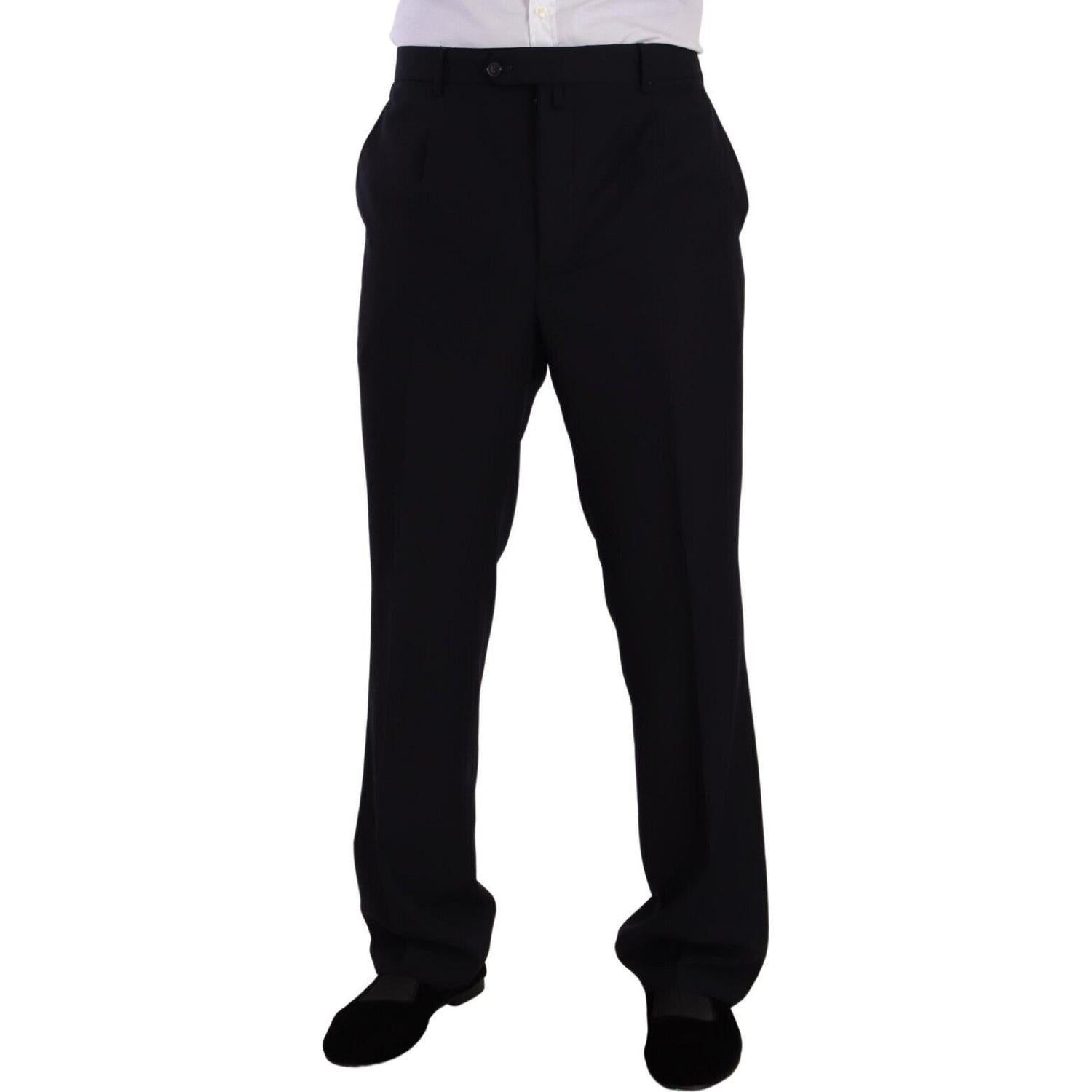 بدلة زرقاء رائعة من قطعتين من تصميم دومينيكو تاجلينتي مع سترة بلايزر مفككة