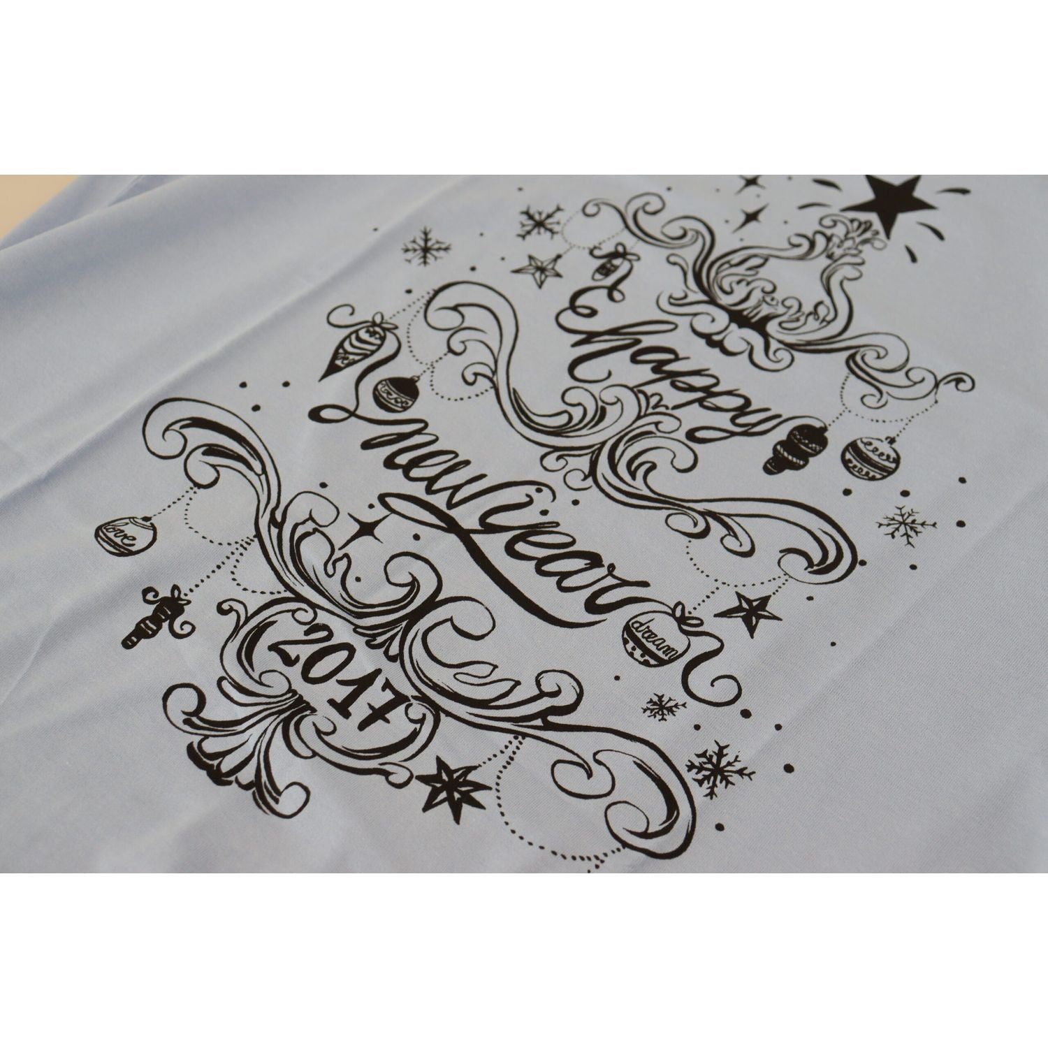 تي شيرت دولتشي آند غابانا الأنيق من القطن باللون الأزرق الفاتح