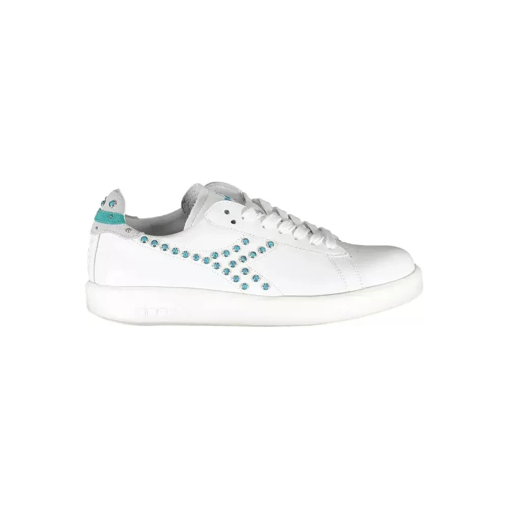 Chic White Lace-up Sneakers with Contrasting Accents