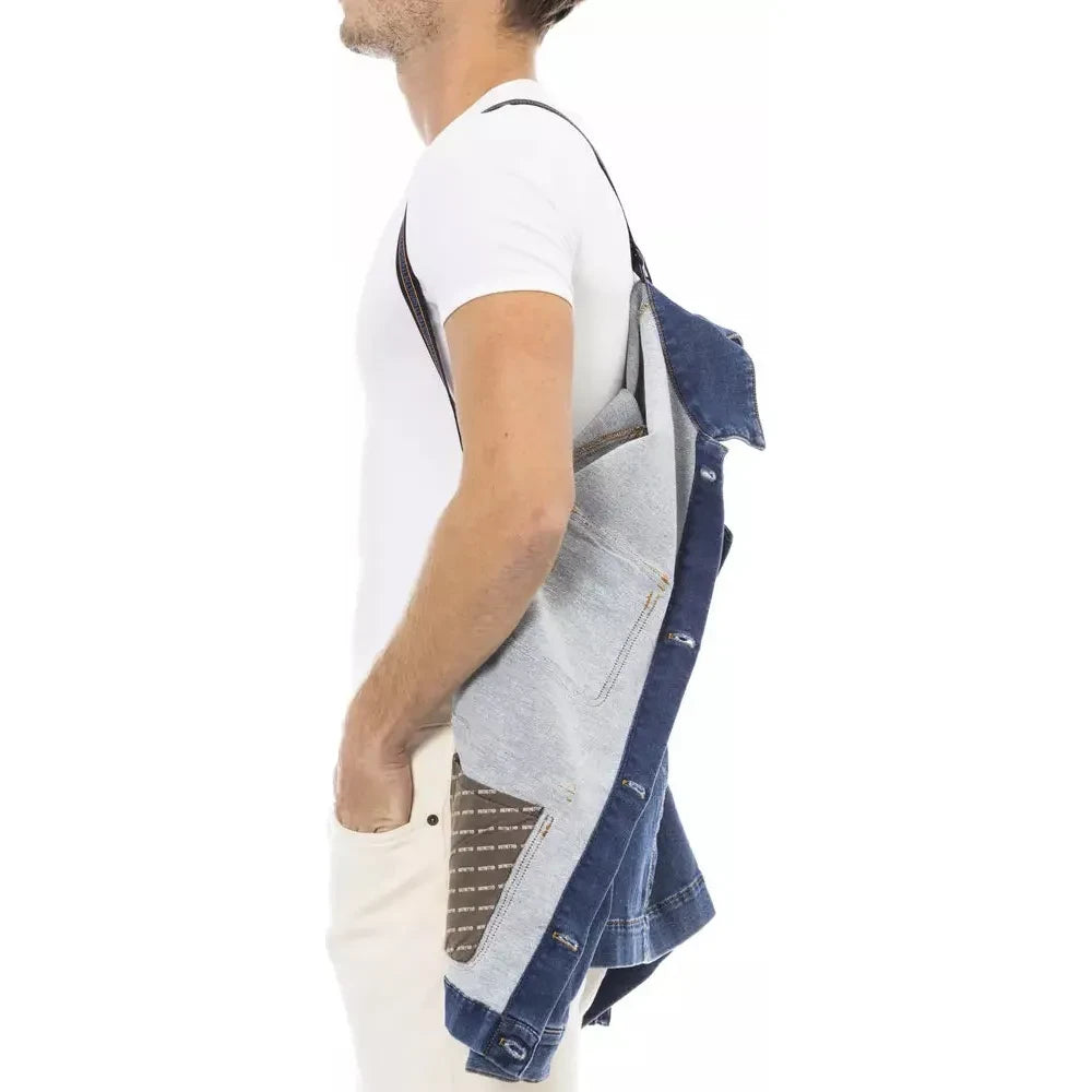 Front view with bag zipped and handles upright.