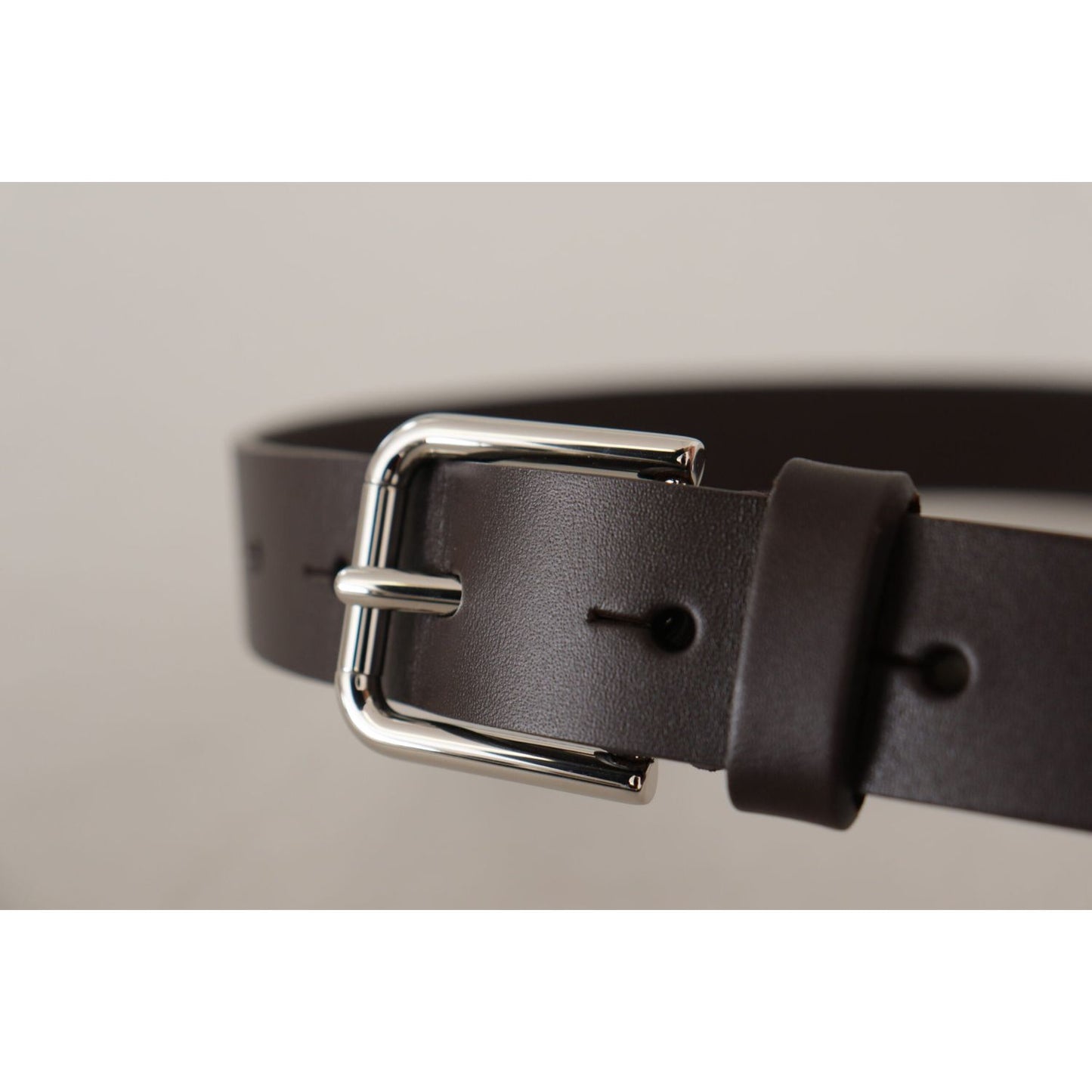 Elegant Leather Belt With Logo Buckle