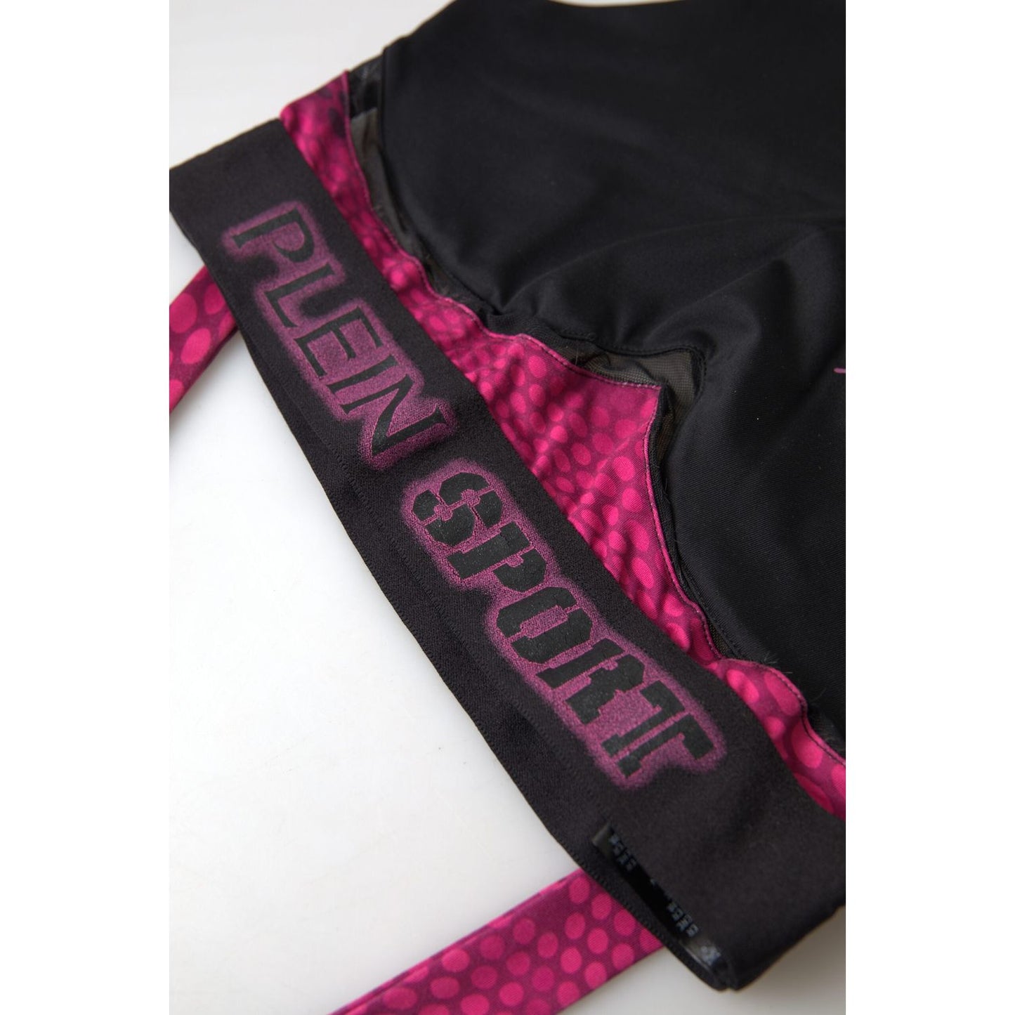 Sleek Black Sports Bra with Fuchsia Accent