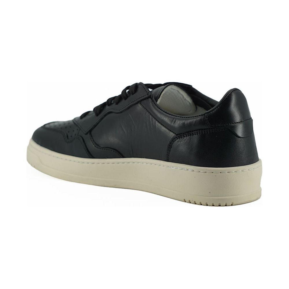 Elegant Black Leather Sneakers - Unisex Style