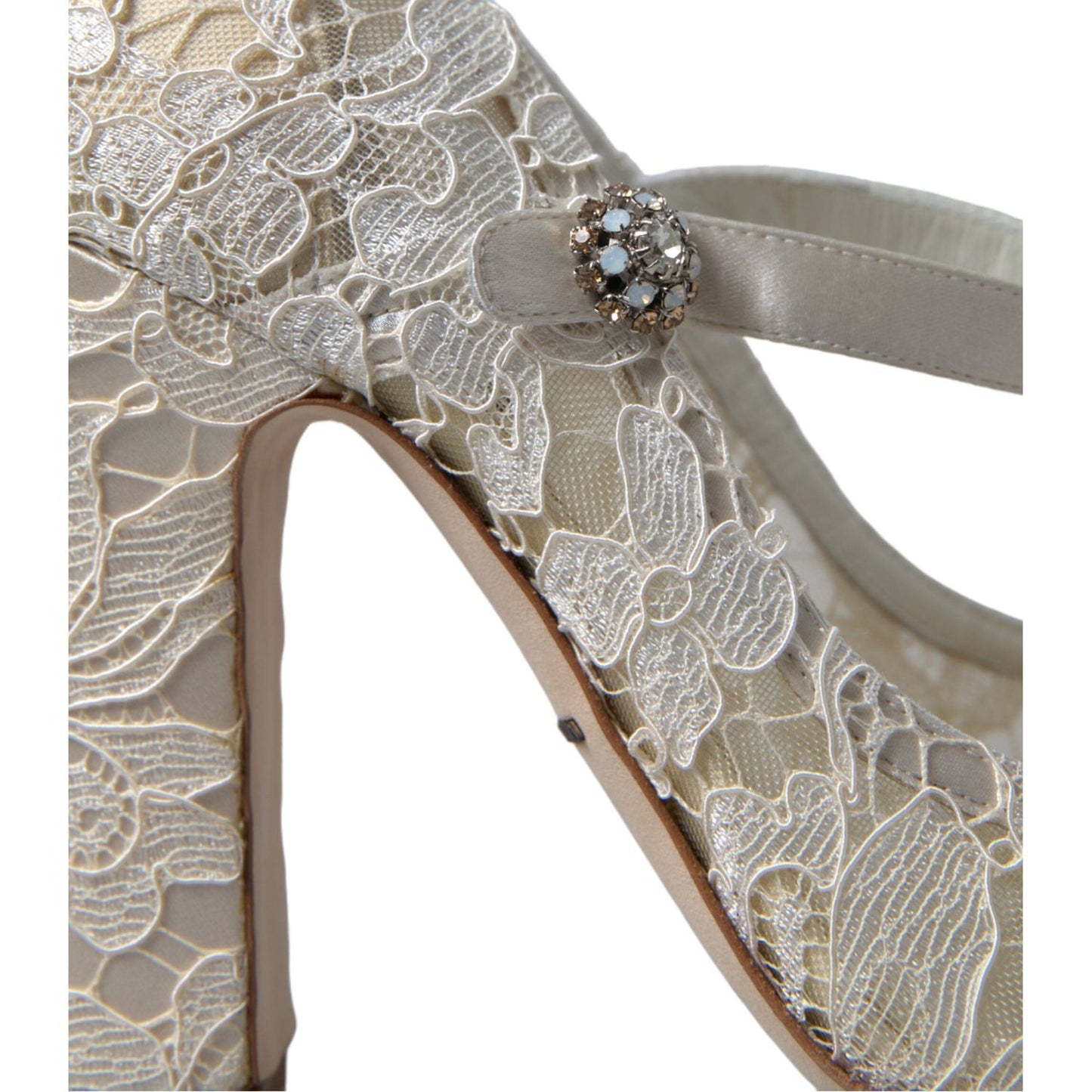 Chic Lace Block Heels Sandals in Cream White