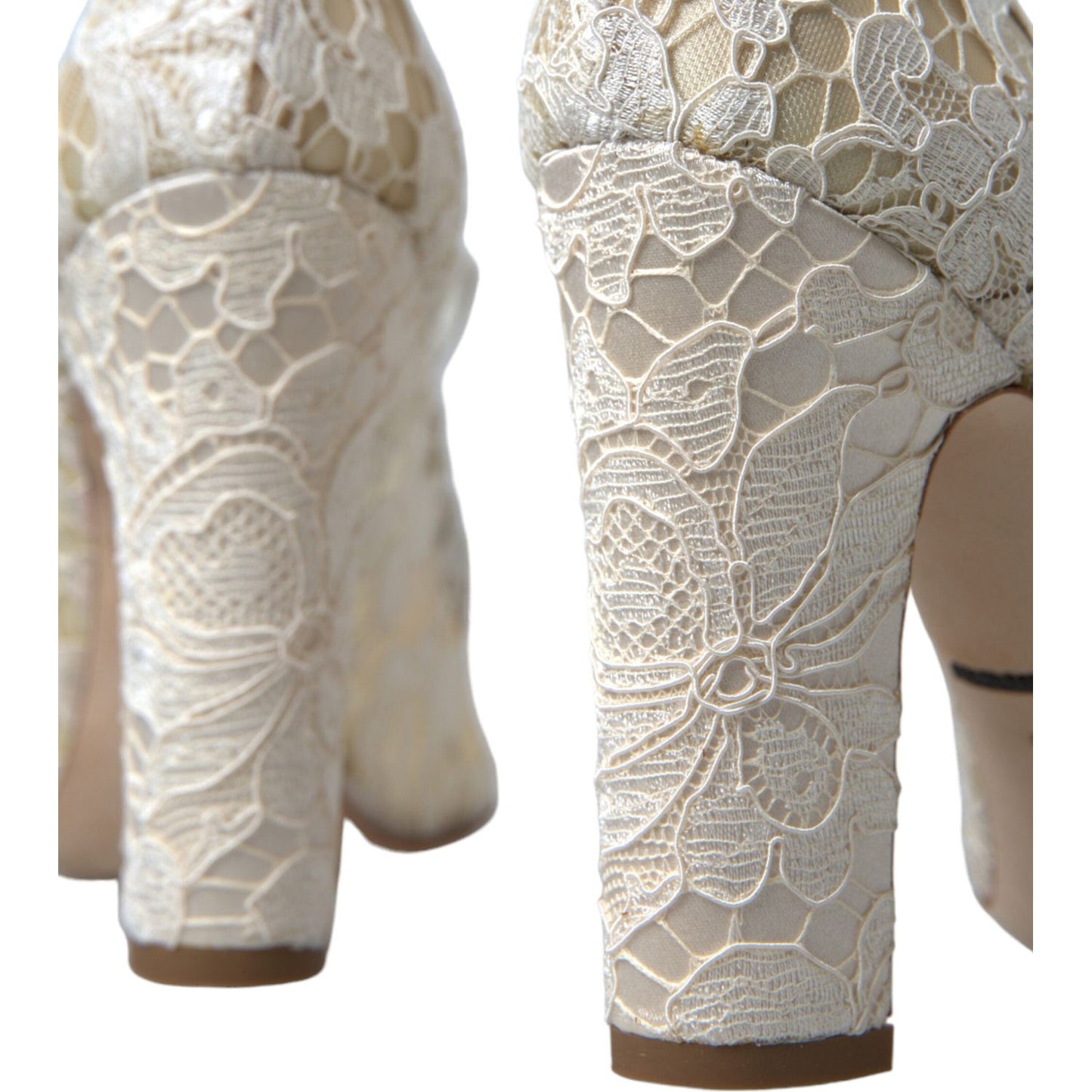 Chic Lace Block Heels Sandals in Cream White