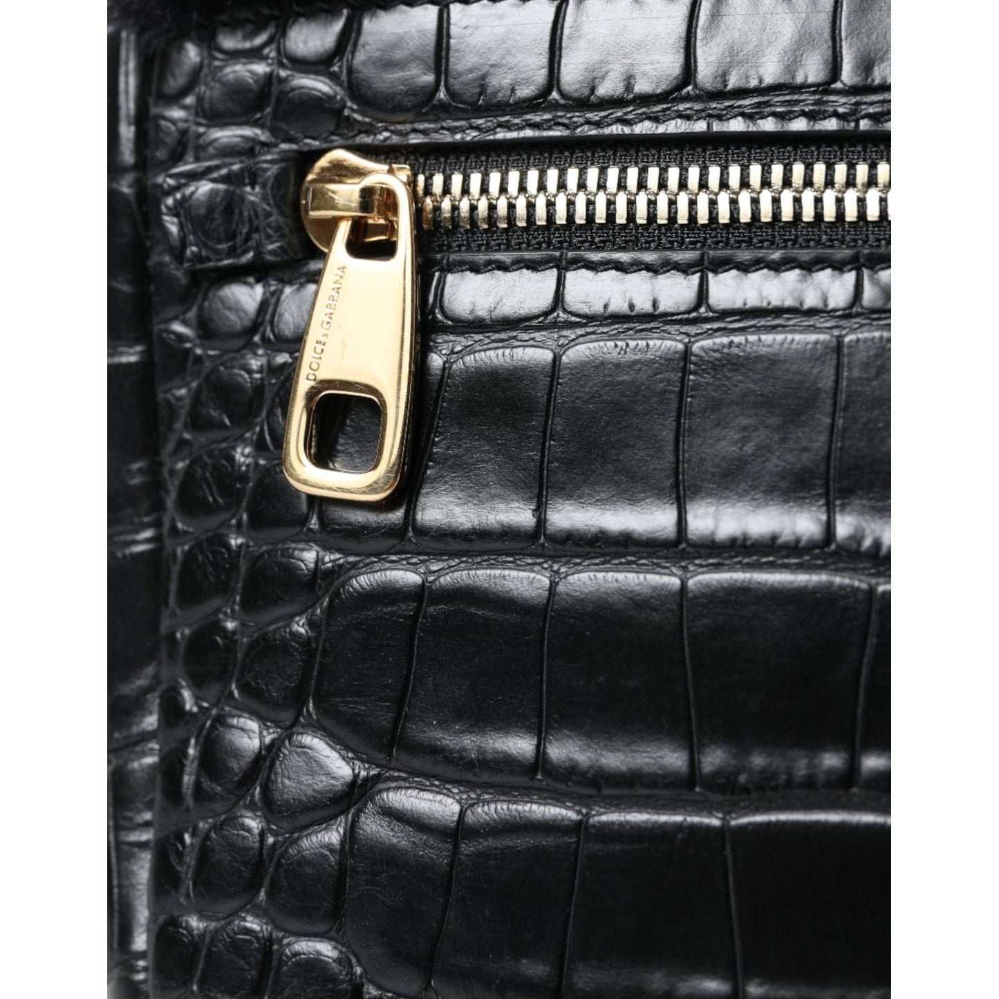 Exquisite Croc-Embossed Panther Shoulder Bag