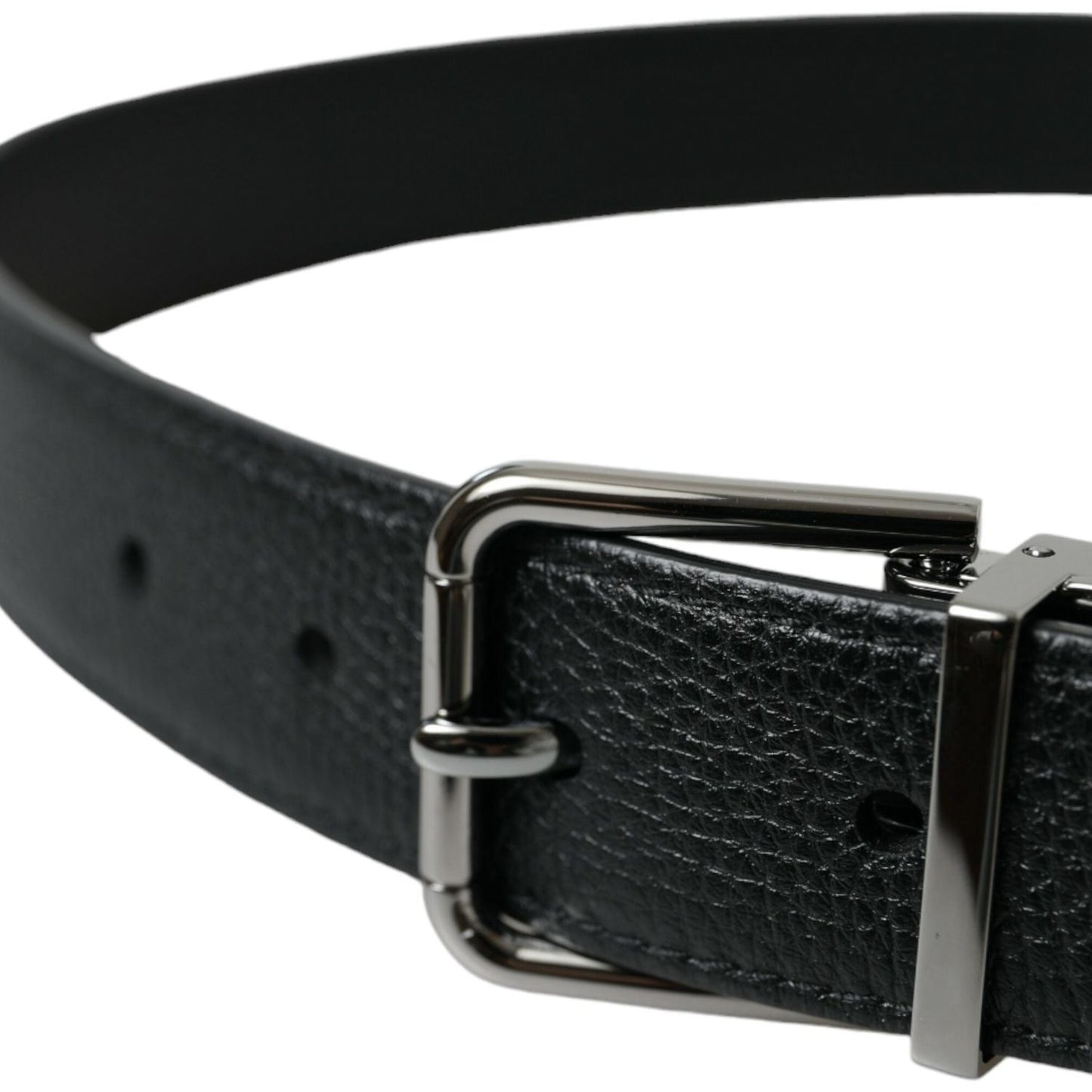 Elegant Leather Belt with Metal Buckle