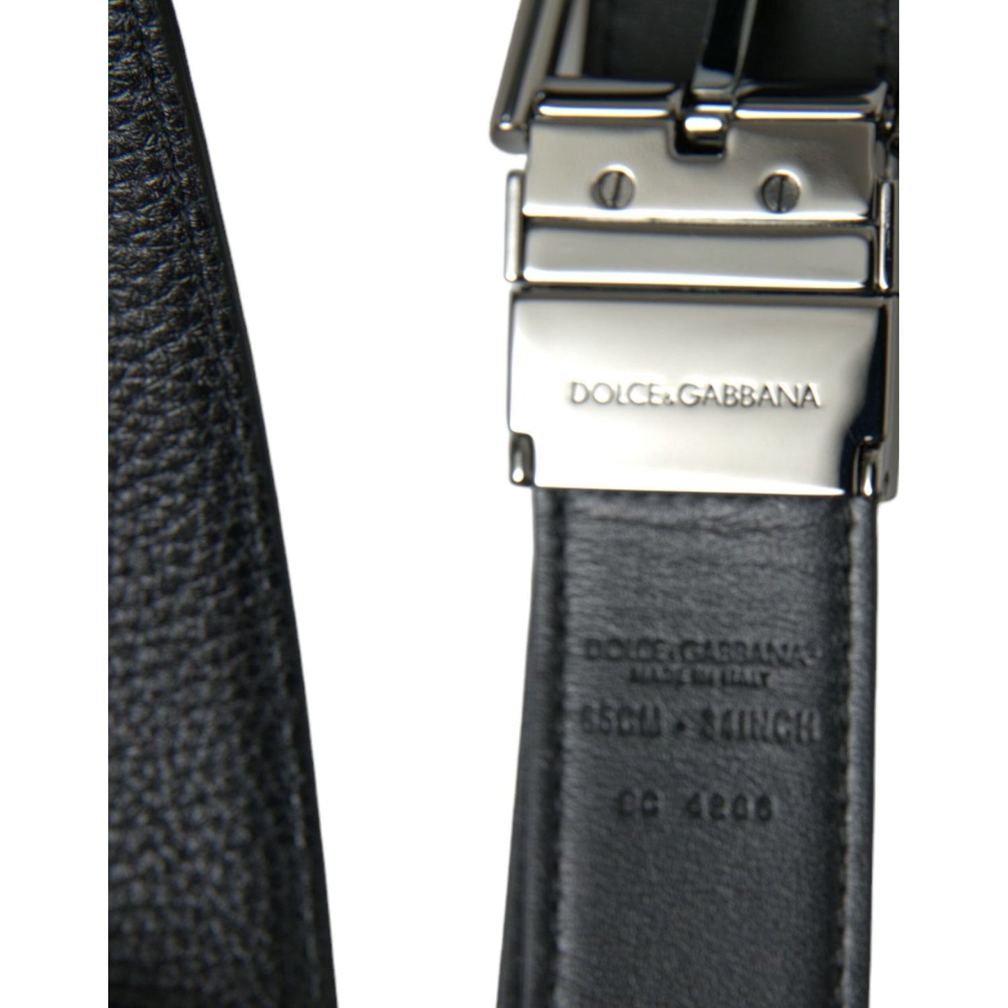 Elegant Leather Belt with Metal Buckle