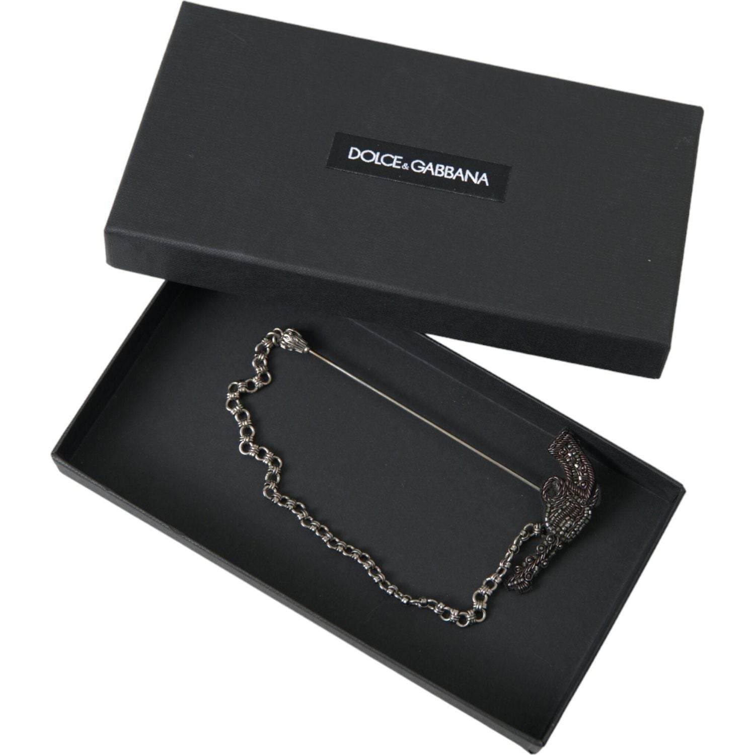 دبوس بروش على شكل مسدس من الحرير والنحاس من دولتشي آند غابانا للرجال