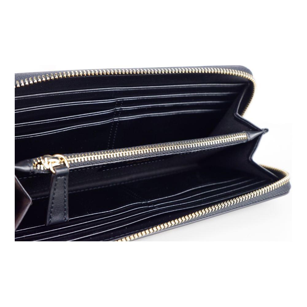 Elegant Leather Zippered Wallet in Classic Black