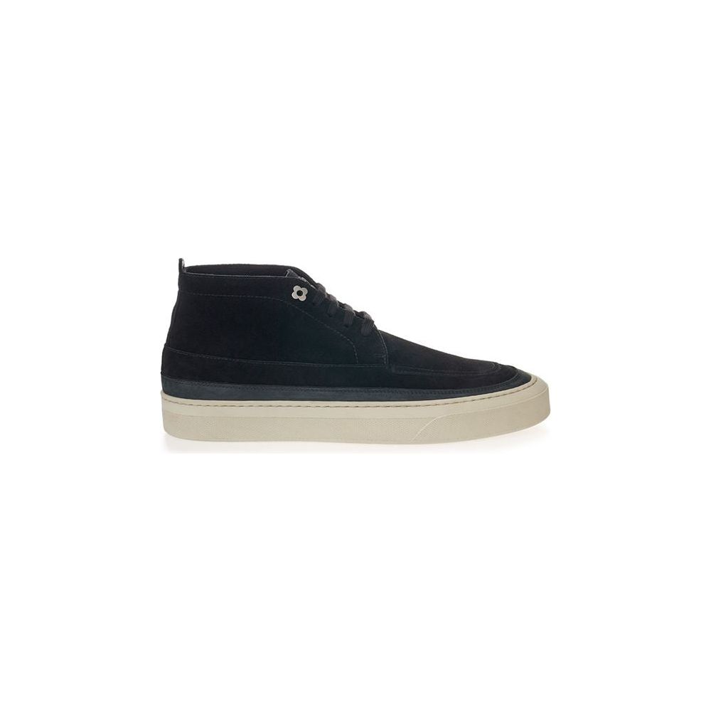 Elegant Suede Sneakers in Timeless Black