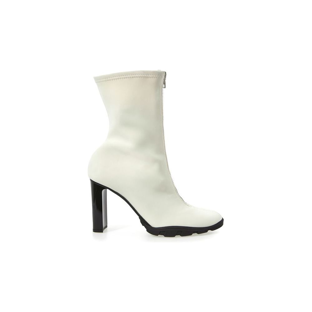 Alexander McQueen Elegant Neoprene Ankle Boots in White Alexander McQueen