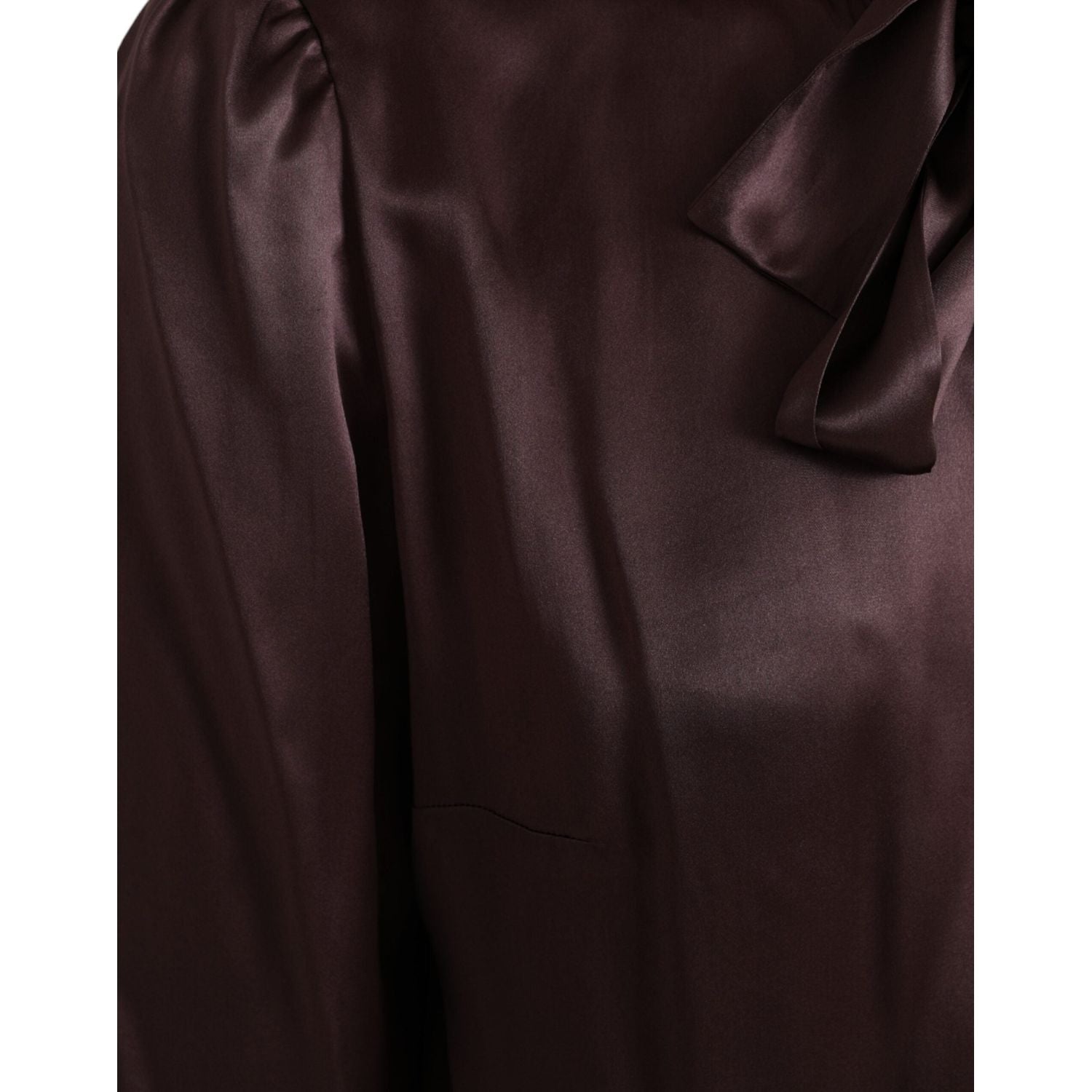 بلوزة دولتشي آند غابانا ذات الياقة أسكوت ذات الأكمام الطويلة باللون البني