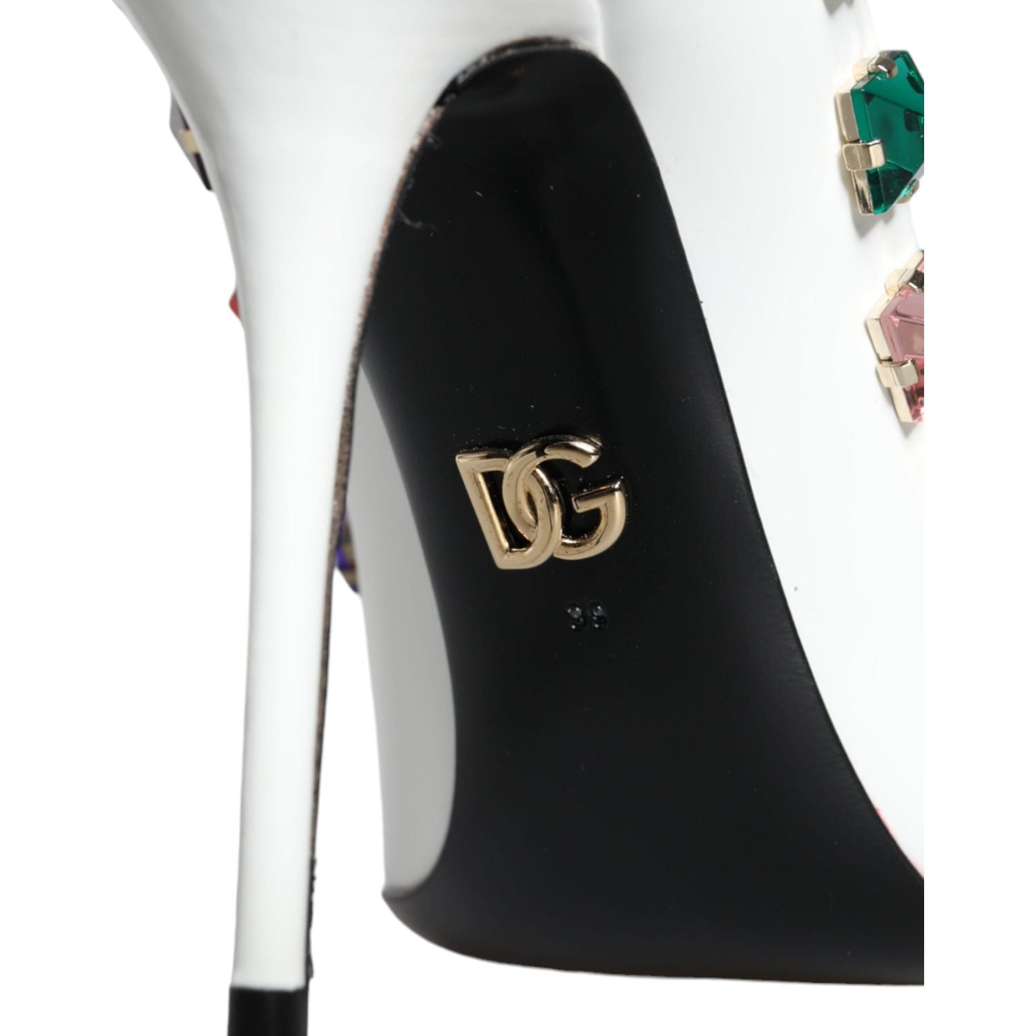 حذاء دولتشي آند غابانا المصنوع من الجلد الأبيض ذو الكعب العالي والمزين بالكريستالات