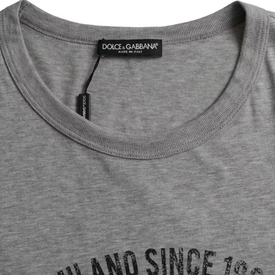 تي شيرت دولتشي آند غابانا رمادي بطبعة جرافيكية من القطن وياقة دائرية