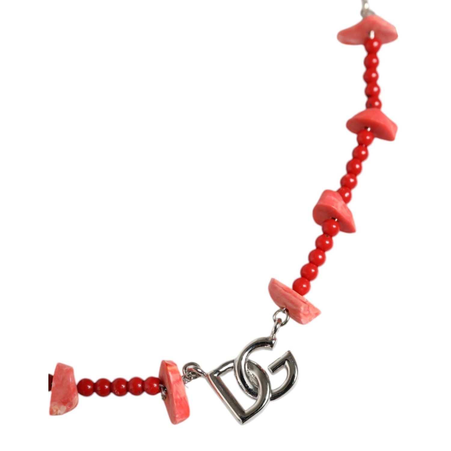 قلادة من الراتينج والخرز النحاسي باللون الفضي من دولتشي آند غابانا بسلسلة شعار DG