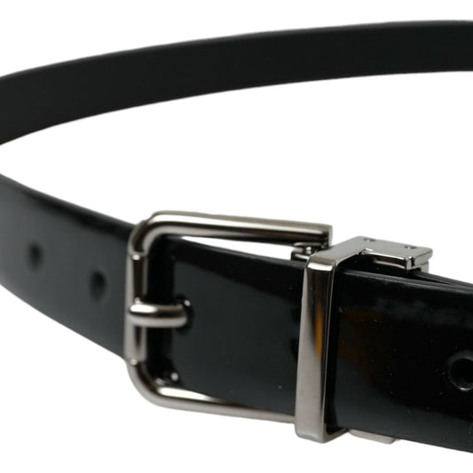 Elegant Leather Belt with Metal Buckle Closure