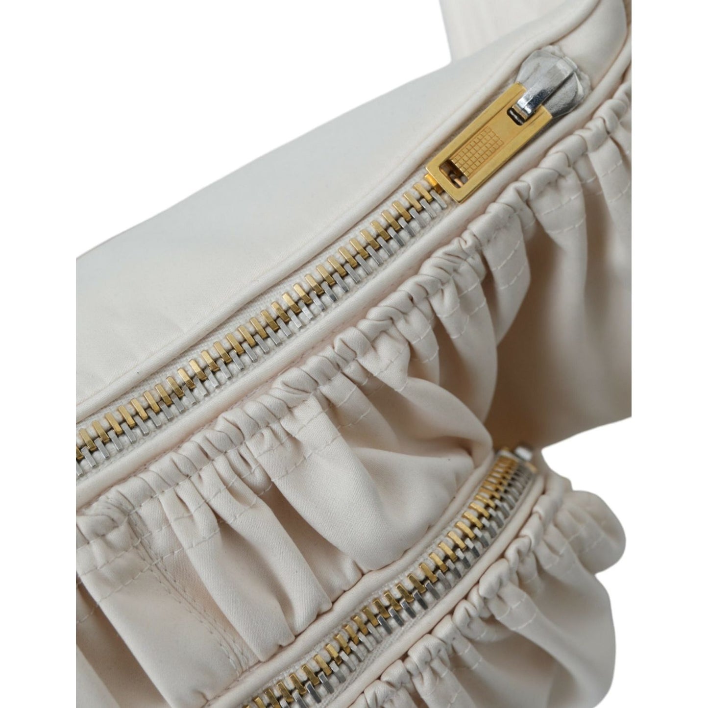 Balenciaga Chic Beige Belt Bag for Trendsetters chic-beige-belt-bag-for-trendsetters