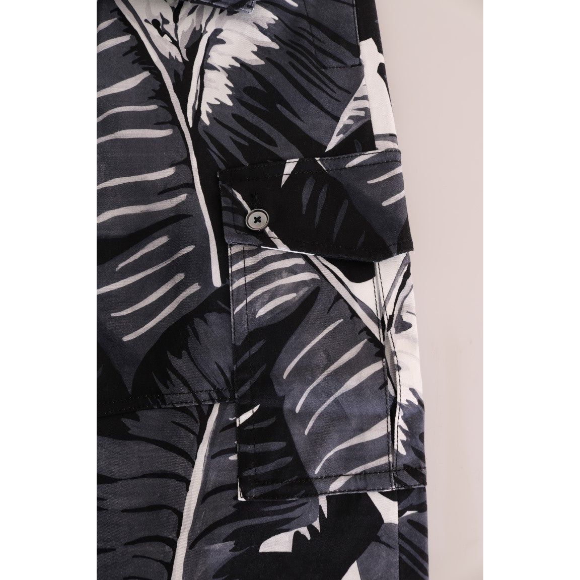 Dolce & Gabbana Elegant Capri Casual Pants in Banana Leaf Print gray-banana-leaf-cotton-pants