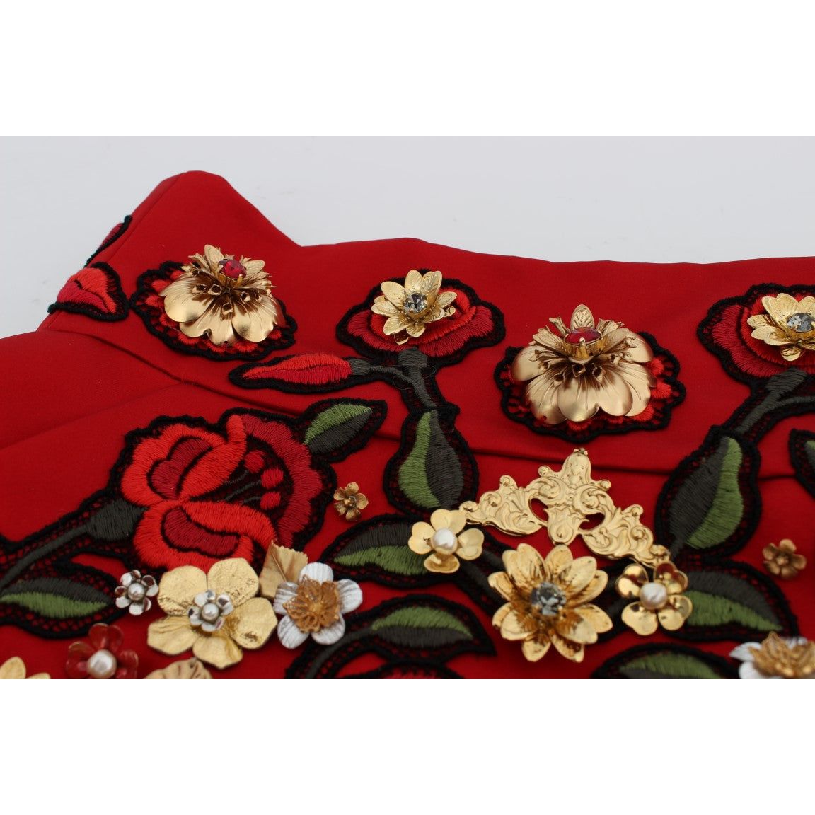 Dolce & Gabbana Enchanted Sicilian Rose Embroidered Mini Shorts red-silk-crystal-roses-shorts-3