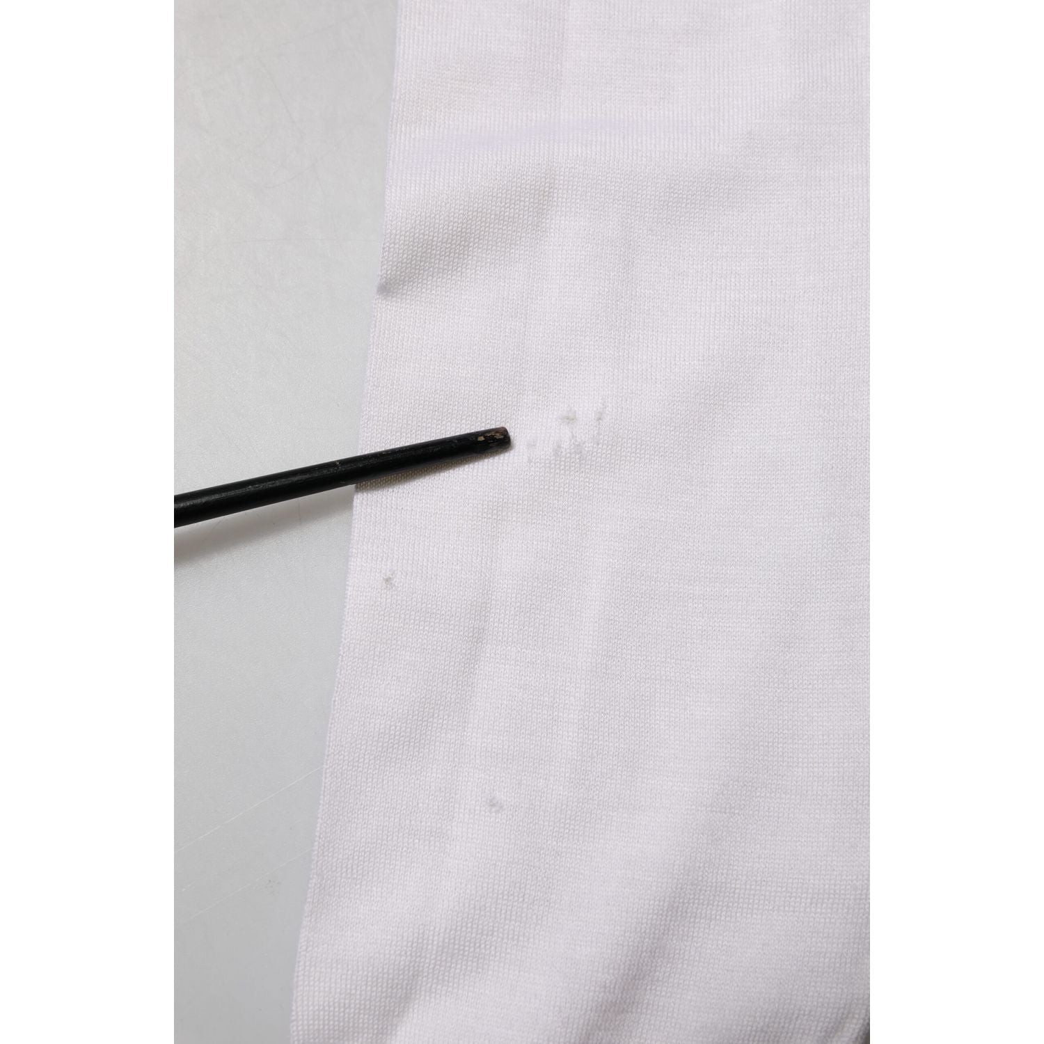 Dolce & Gabbana White Cashmere Logo V-neck Pullover Sweater