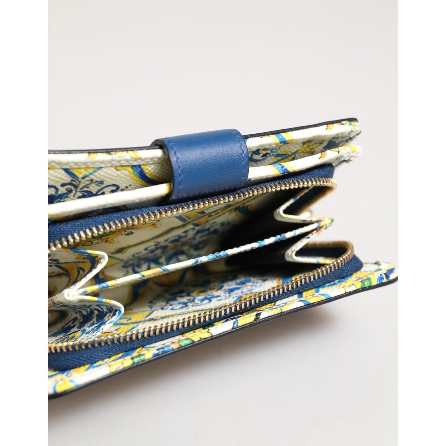 Dolce & Gabbana Blue Leather Continental Tile Print Zip Card Holder Purse Wallet Dolce & Gabbana