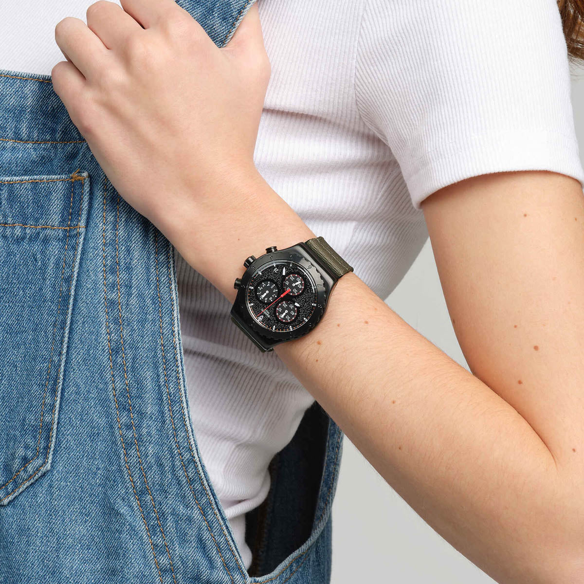 SWATCH Mod. BY THE BONFIRE READY STOCKED WATCHES,Wristwatch