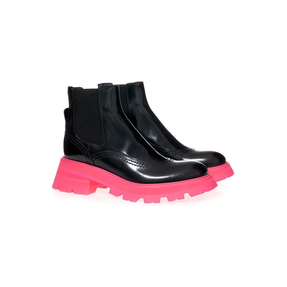 Alexander McQueen Elegant Black Leather Boots elegant-black-leather-ankle-boots