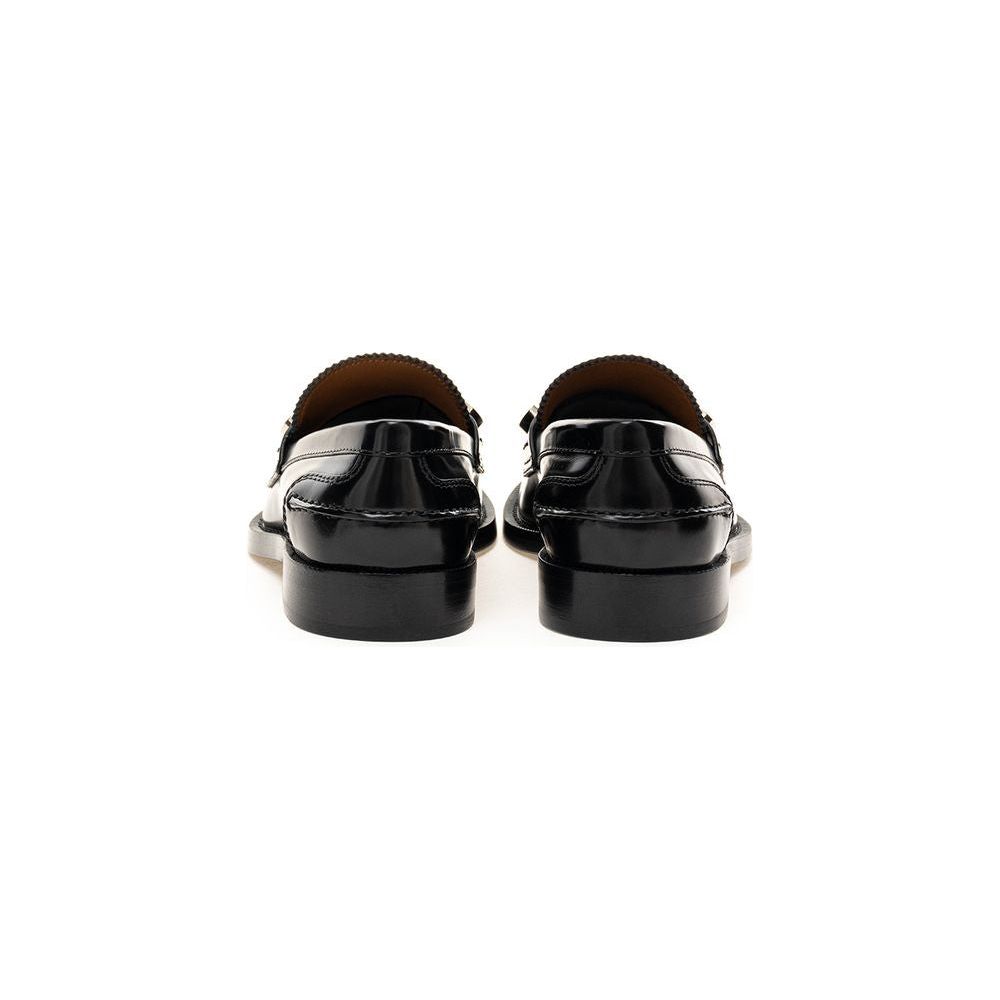 Elegant Leather Flat Shoes in Timeless Black