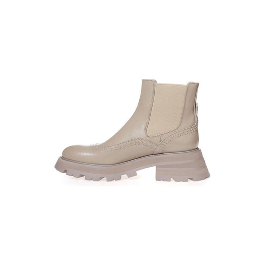 Alexander McQueenChic Gray Leather Boots for Elegant StepsMcRichard Designer Brands£459.00