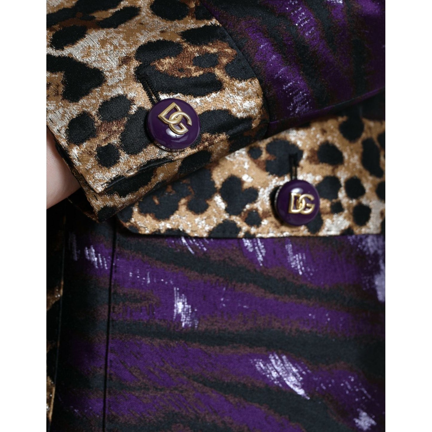Dolce & Gabbana Exquisite Jacquard Trench With Tiger Motif purple-lame-jacquard-tiger-print-coat-jacket 465A8999-BG-scaled-74a1f440-fc5.jpg