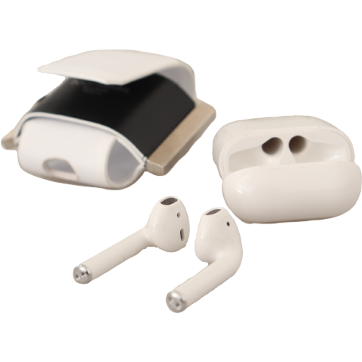 Dolce & Gabbana Chic Leather Airpods Case in Monochrome white-black-leather-strap-silver-metal-logo-airpods-case