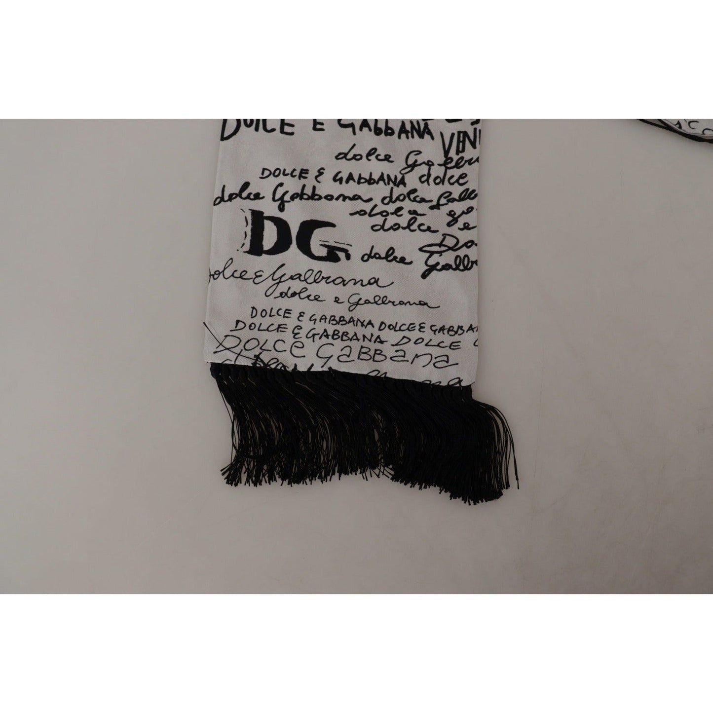 Dolce & Gabbana Elegant Silk Men's Scarf in Pure White white-silk-dg-logo-letter-print-shawl-fringe-scarf